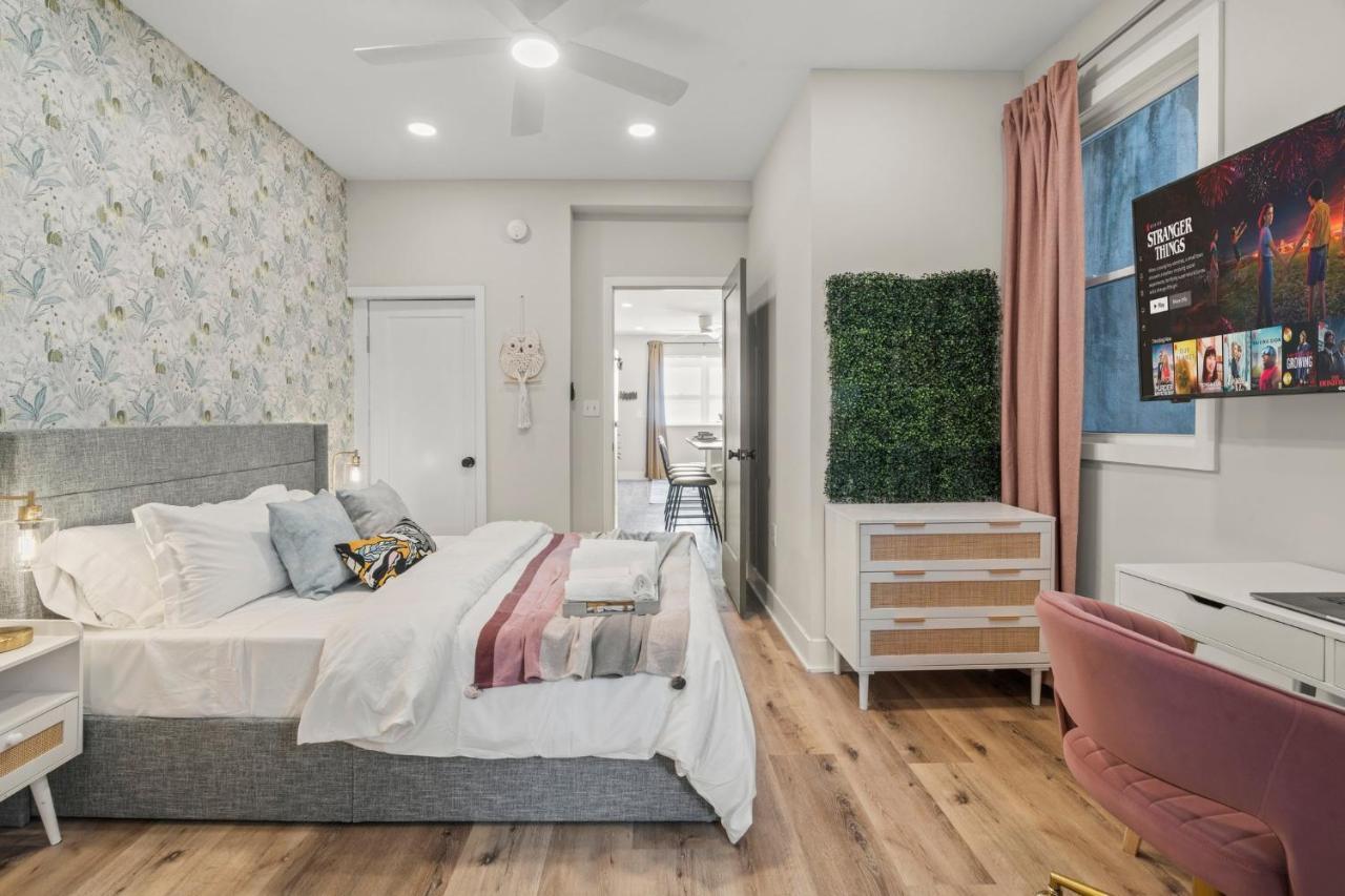 Passyunk Square Spacious 1 Bedroom Oasis- Huge Deck Philadelphia Bagian luar foto