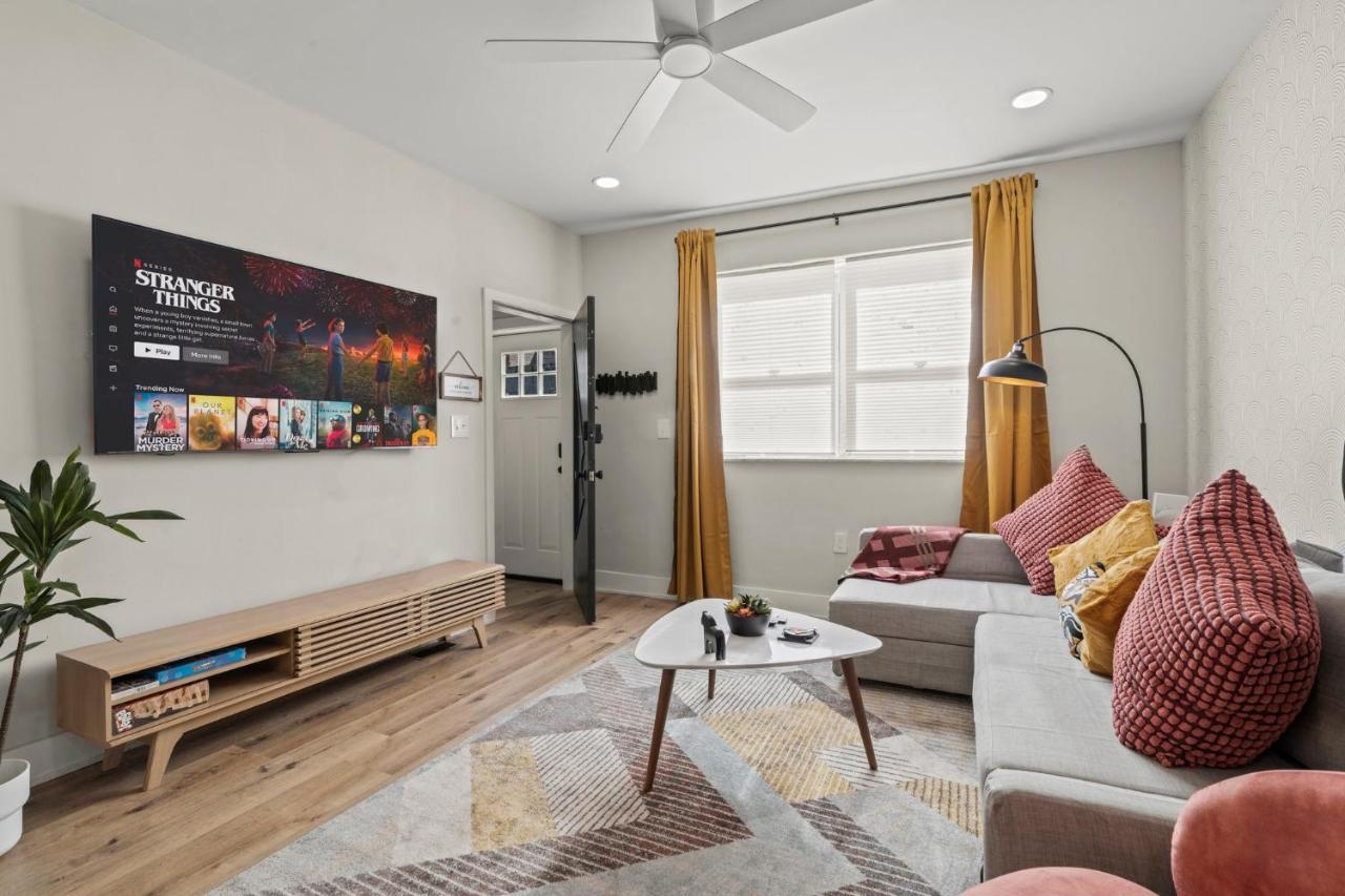 Passyunk Square Spacious 1 Bedroom Oasis- Huge Deck Philadelphia Bagian luar foto