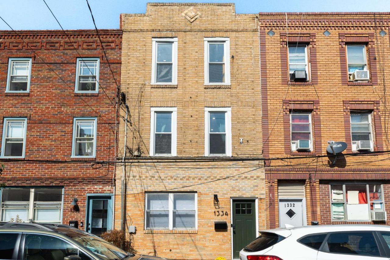 Passyunk Square Spacious 1 Bedroom Oasis- Huge Deck Philadelphia Bagian luar foto